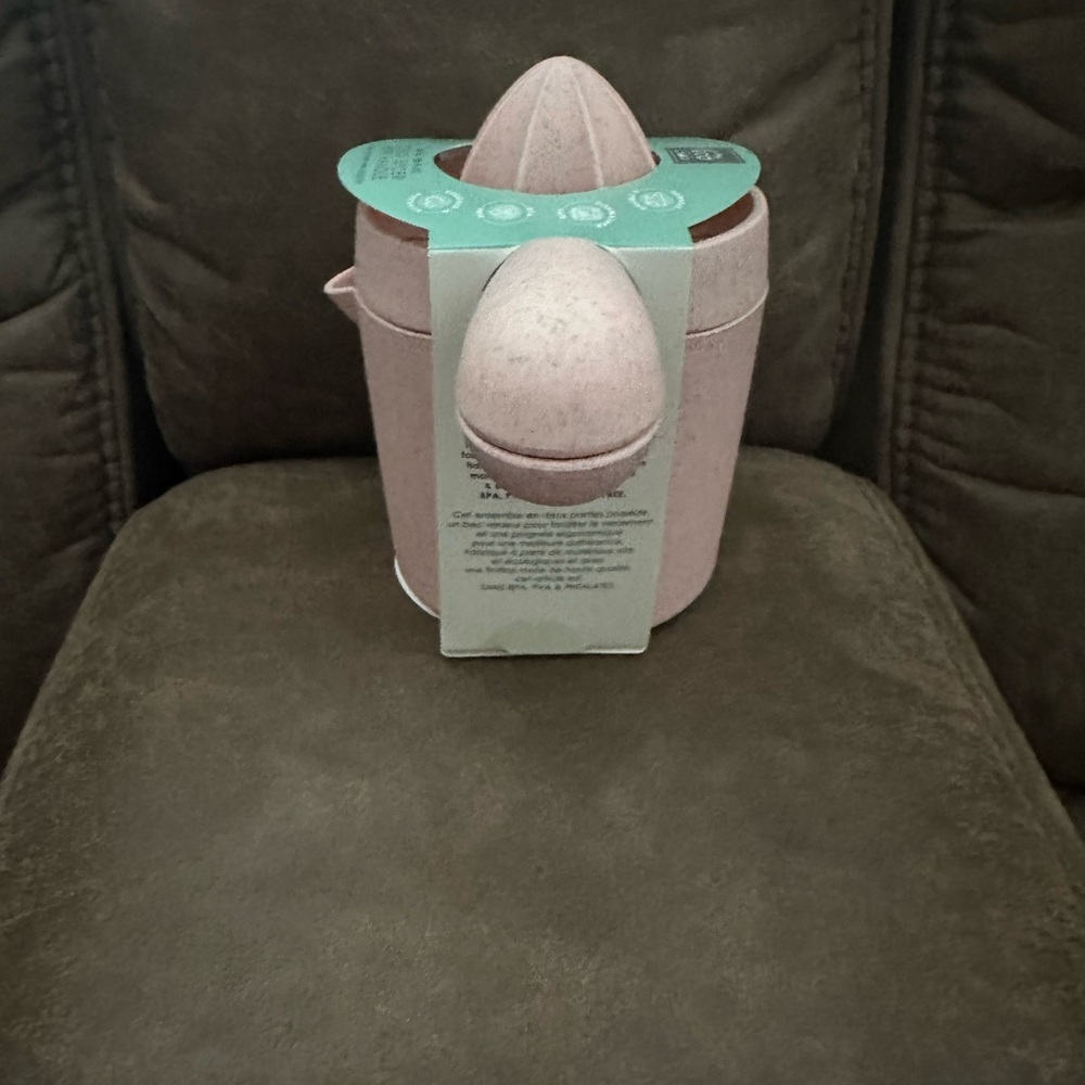 Pink speckled Citrus Juicer with Handle BPA free - Picture 6 of 7